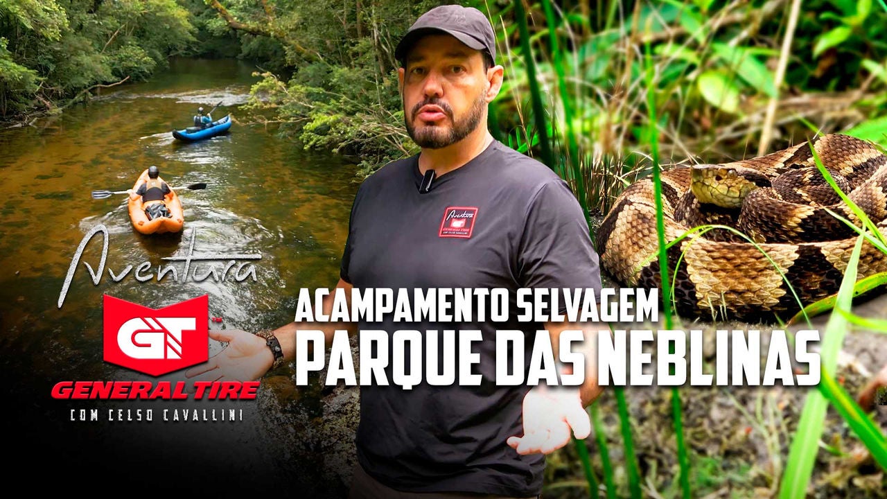 A imagem mostra Celso Cavallini centralizado explicando algo sobre aventura. No seu lado esquerdo existe uma cena do episódio com canoagem descendo o rio Itatinga e a direita uma cobra marrom listrada que pode ser encontrada por lá.